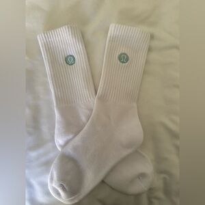 Lululemon Unisex White Crew Sock with Teal Logo Size Medium NWOT